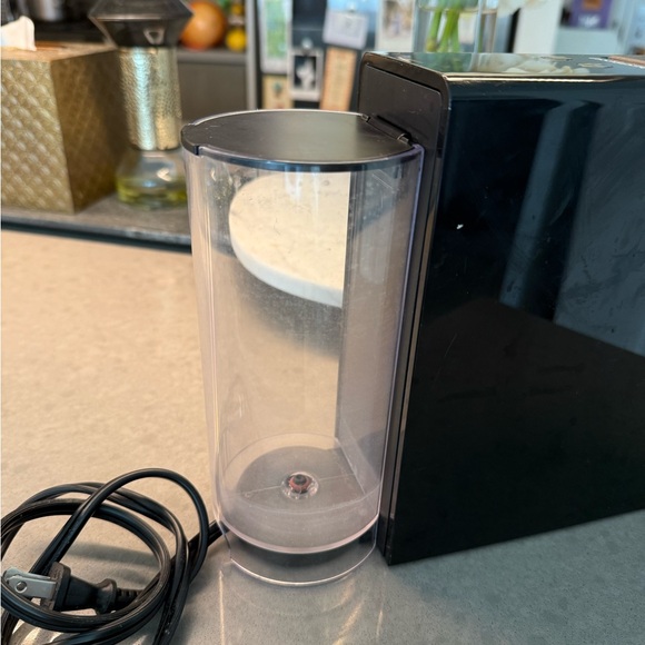 Nespresso x Breville - Essenza Mini Black Espresso Coffee Machine - Picture 4 of 11